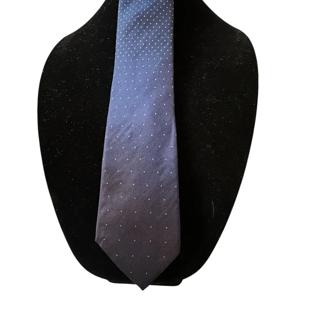 Oscar de la Renta Navy Blue Silk Necktie with Dotted Pattern